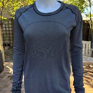 Lululemon Long Sleeve Olive Size 10